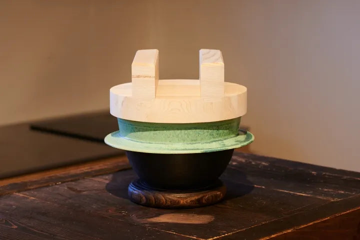 Donabe by HIrofumi Fujii artist  doppo yan　藤井博文 緑釉羽釜飯鍋　S　300g  of rice
