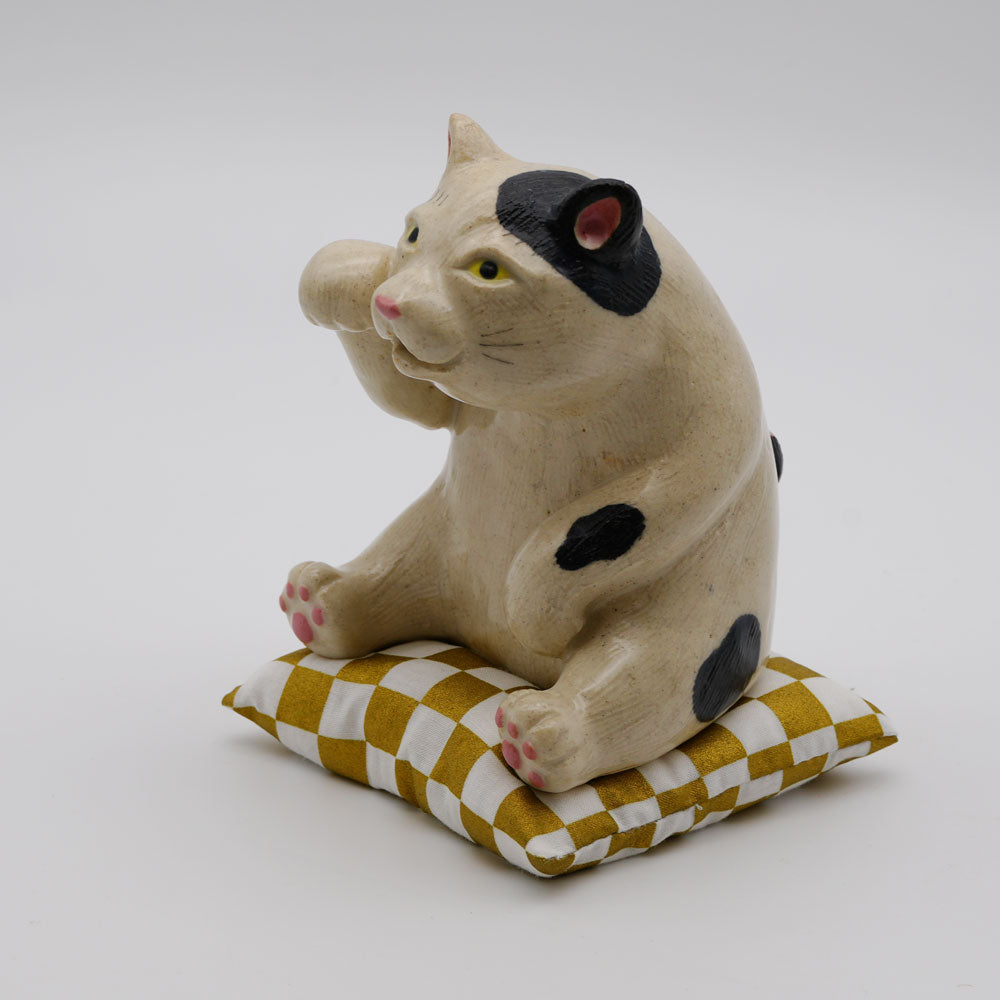 【ま工房　牧田亮】　招き猫 座布団付き｜Makobo Studio Makoto Makita – Lucky Cat Figurine with Cushion｜Ma工房 牧田亮 陶瓷招財貓 附坐墊
