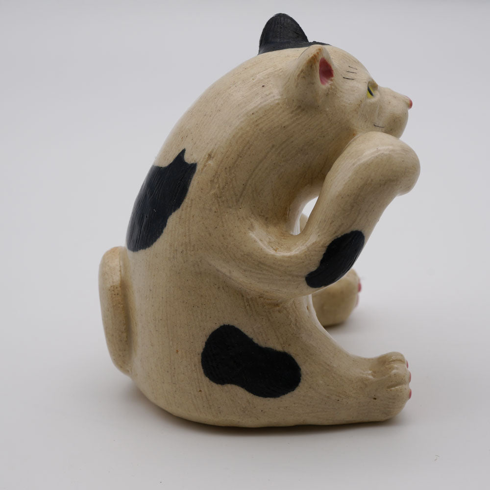 【ま工房　牧田亮】　招き猫 座布団付き｜Makobo Studio Makoto Makita – Lucky Cat Figurine with Cushion｜Ma工房 牧田亮 陶瓷招財貓 附坐墊