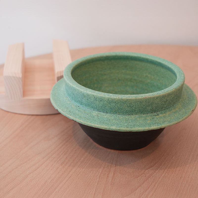 Donabe by HIrofumi Fujii artist  doppo yan　藤井博文 緑釉羽釜飯鍋　S　300g  of rice