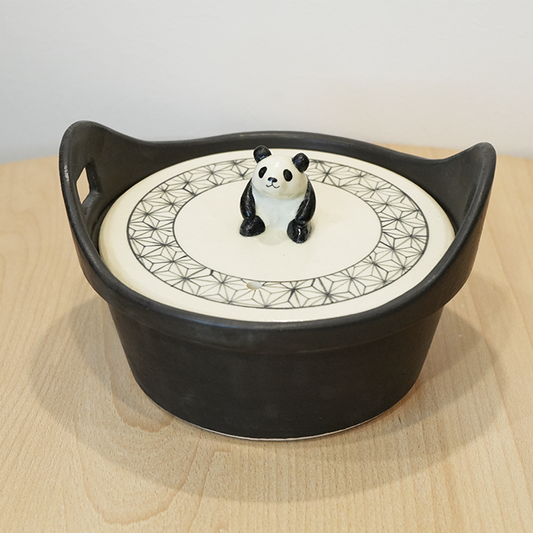 Donabe by Makoto Makita panda rid wood handle ceramic stew pot/牧田亮　パンダ土鍋　French Bulldog rid wood handle ceramic stew pot　Donabe　 (コピー)