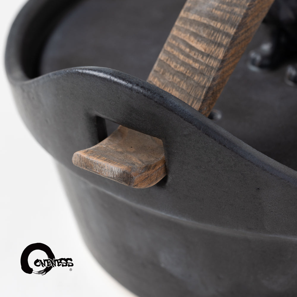 Donabe by Makoto Makita French Bulldog rid wood handle ceramic stew pot/牧田亮　フレンチブルドッグ土鍋　French Bulldog rid wood handle ceramic stew pot　Donabe　